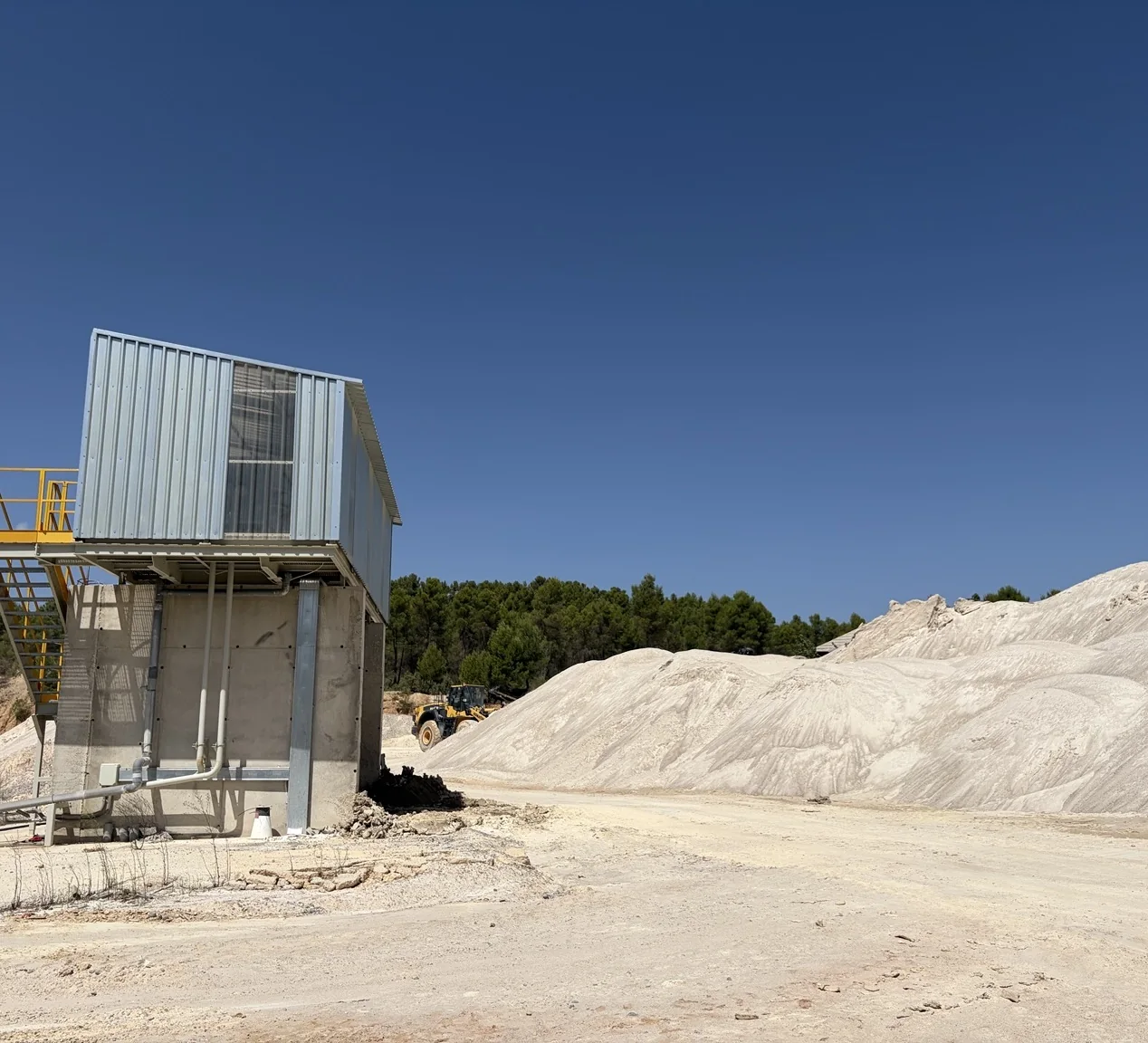 Cantera propia en Algarra